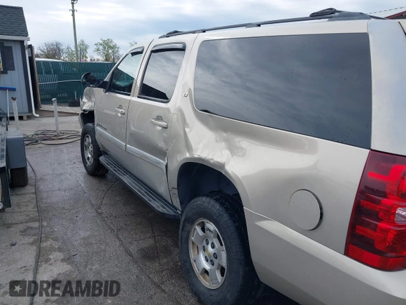 2007 Chevrolet Suburban LT with VIN 3GNFK16387G267959, listed as a IAAI auction lot 41999489 with 106,131 mi miles. Bid and sale history available at carsss.com. Image 17.
