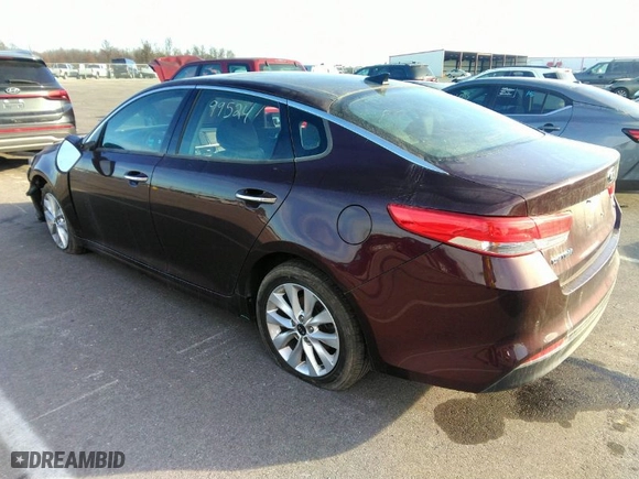 2018 Kia Optima EX with VIN 5XXGU4L30JG215412, listed as a IAAI auction lot 37402705 with 99,524 mi miles. Bid and sale history available at carsss.com. Image 3.