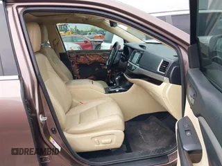 2017 Toyota Highlander XLE with VIN 5TDKZRFH1HS201561, listed as a IAAI auction lot 41841439 with 110,644 mi miles and . Bid and sale history available at DreamBid. Image 5.