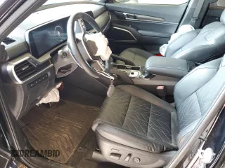 2024 Kia Telluride SX X-Line с VIN 5XYP5DGC3RG461577, выставлен на аукционе Copart как лот 60151515 с пробегом 6 609 миль миль и Списание • Salvage title. История ставок и продаж доступна на DreamBid. Изображение 7.