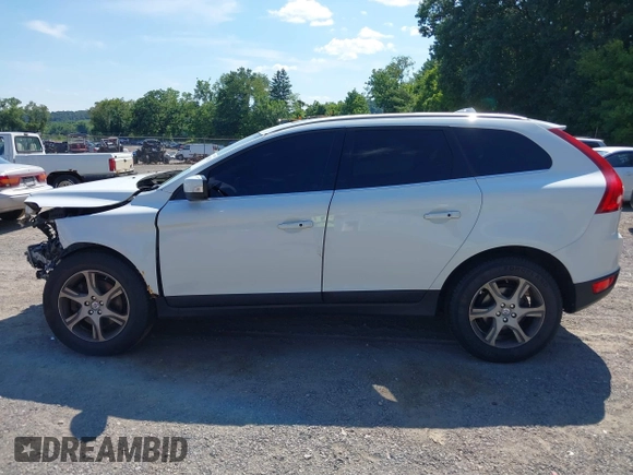 2013 Volvo XC60 T6 z VIN YV4902DZ4D2440564, wystawiony jako IAAI lot #39893350 z przebiegiem 171 624 mil mil oraz . Historia ofert i sprzedaży dostępna na DreamBid. Obrazek 15.
