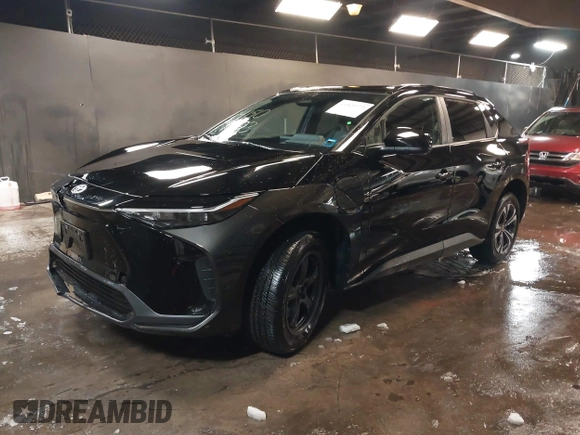 2024 Toyota bZ4X XLE z VIN JTMAAAAA3RA043494, wystawiony jako IAAI lot #41509723 z przebiegiem 5 279 mil mil oraz . Historia ofert i sprzedaży dostępna na DreamBid. Obrazek 22.