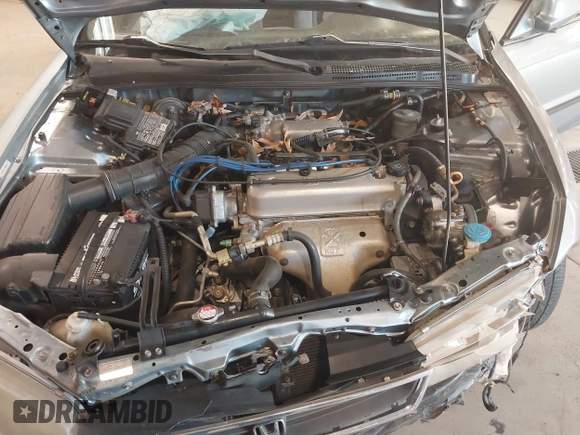 1996 Honda Accord LX with VIN 1HGCD563XTA141867, listed as a IAAI auction lot 41015252 with 420,800 mi miles and . Bid and sale history available at carsss.com. Image 10.