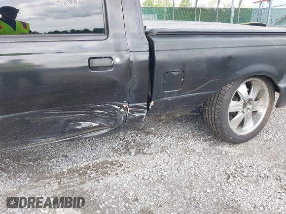 2008 Ford Ranger XL z VIN 1FTYR10D68PA89237, wystawiony jako IAAI lot #42202555 z przebiegiem 160 402 mil mil oraz . Historia ofert i sprzedaży dostępna na DreamBid. Obrazek 6.