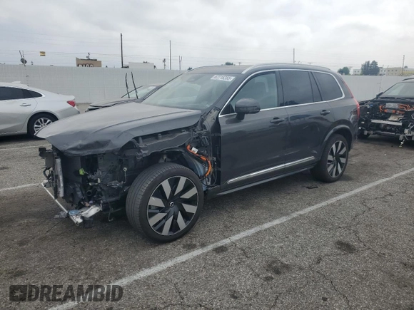 2023 Volvo XC90 Ultimate Bright Theme with VIN YV4H60CA1P1946339, listed as a Copart auction lot 62216265 with 28,977 mi miles and Salvage title. Bid and sale history available at DreamBid. Image 1.