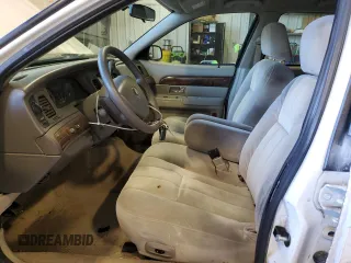 2006 Mercury Grand Marquis GS z VIN 2MEFM74V96X621050, wystawiony jako Copart lot #49098465 z przebiegiem 75 561 mil mil oraz Szkoda całkowita • Salvage title. Historia ofert i sprzedaży dostępna na DreamBid. Obrazek 7.