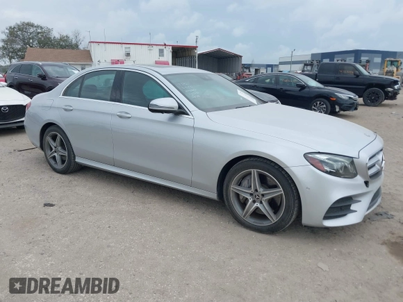 2019 Mercedes-Benz E-Class E 300 with VIN WDDZF4JB6KA515701, listed as a IAAI auction lot 41728642 with 62,636 mi miles. Bid and sale history available at carsss.com. Image 1.