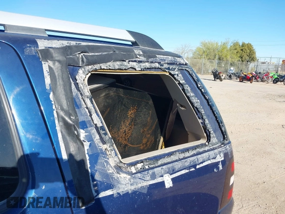 2006 Ford Explorer Eddie Bauer z VIN 1FMEU64E26UB69159, wystawiony jako IAAI lot #41872993 z przebiegiem 180 739 mil mil oraz . Historia ofert i sprzedaży dostępna na DreamBid. Obrazek 13.