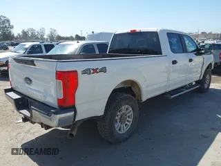 2018 Ford F-250 XL with VIN 1FT7W2B60JEB51984, listed as a IAAI auction lot 42282958 with 76,521 mi miles and . Bid and sale history available at DreamBid. Image 4.