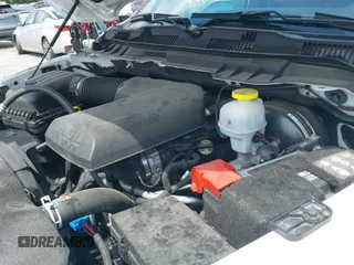 2024 Ram 1500 Warlock z VIN 1C6RR7LG6RS147589, wystawiony jako IAAI lot #41793517 z przebiegiem 32 756 mil mil oraz . Historia ofert i sprzedaży dostępna na DreamBid. Obrazek 19.