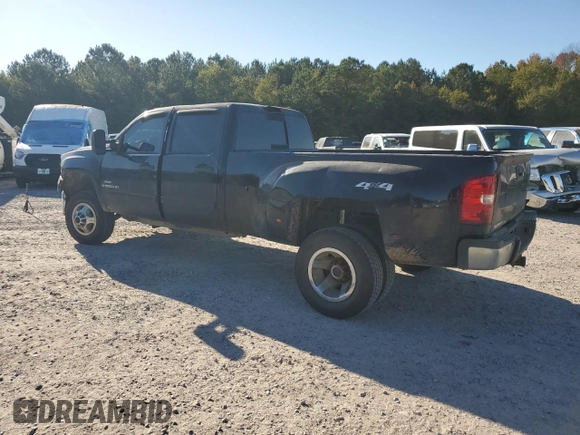 2008 GMC Sierra 3500HD DRW SLE2 z VIN 1GTJK33608F176636, wystawiony jako Copart lot #76945874 z przebiegiem 209 776 mil mil oraz Szkody całkowita. Historia ofert i sprzedaży dostępna na DreamBid. Obrazek 2.