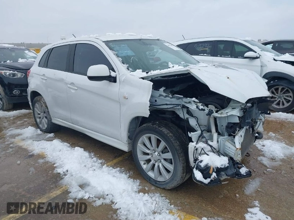 2011 Mitsubishi Outlander Sport SE with VIN JA4AP4AU1BZ005113, listed as a IAAI auction lot 40390111 with 152,712 mi miles. Bid and sale history available at carsss.com. Image 1.