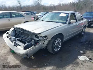 2009 Mercury Grand Marquis LS with VIN 2MEHM75V29X601461, listed as a IAAI auction lot 41647634 with 83,208 mi miles. Bid and sale history available at carsss.com. Image 17.