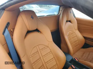 2018 Ferrari 488 z VIN ZFF80AMA9J0231686, wystawiony jako Copart lot #77623854 z przebiegiem Nie podano mil oraz Szkody całkowita. Historia ofert i sprzedaży dostępna na DreamBid. Obrazek 10.