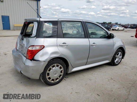 2006 Scion xA z VIN JTKKT624465008142, wystawiony jako Copart lot #55960525 z przebiegiem 80 650 mil mil oraz Szkoda całkowita • Salvage title. Historia ofert i sprzedaży dostępna na DreamBid. Obrazek 3.