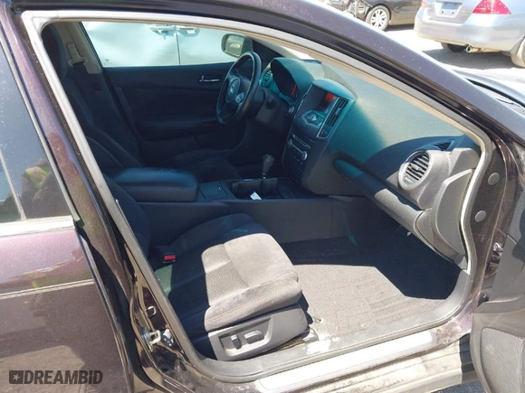 2014 Nissan Maxima 3.5 S with VIN 1N4AA5AP2EC905992, listed as a IAAI auction lot 41821196 with 104,883 mi miles. Bid and sale history available at carsss.com. Image 5.