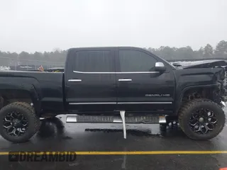 2015 GMC Sierra 2500HD available WiFi Denali with VIN 1GT120E89FF193669, listed as a IAAI auction lot 41556681 with 268,439 mi miles. Bid and sale history available at carsss.com. Image 13.