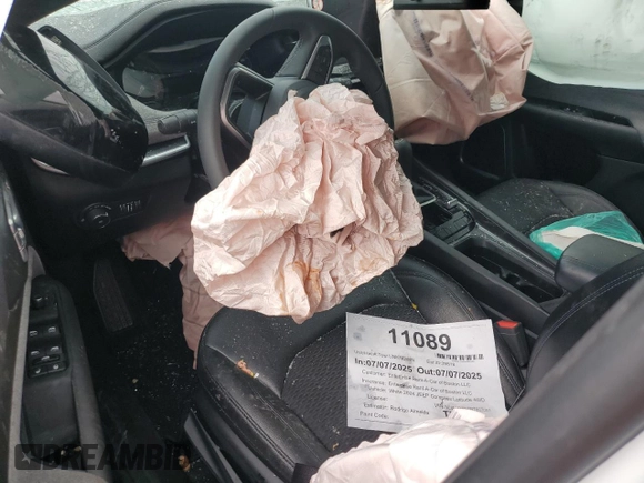 2024 Jeep Compass Latitude z VIN 3C4NJDBN0RT607051, wystawiony jako Copart lot #64187765 z przebiegiem 26 105 mil mil oraz Nie do naprawy • Non repairable. Historia ofert i sprzedaży dostępna na DreamBid. Obrazek 9.