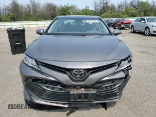 2018 Toyota Camry LE with VIN 4T1B11HK1JU141022, listed as a Copart auction lot 60135785 with 112,652 mi miles and Salvage title. Bid and sale history available at DreamBid. Image 5.