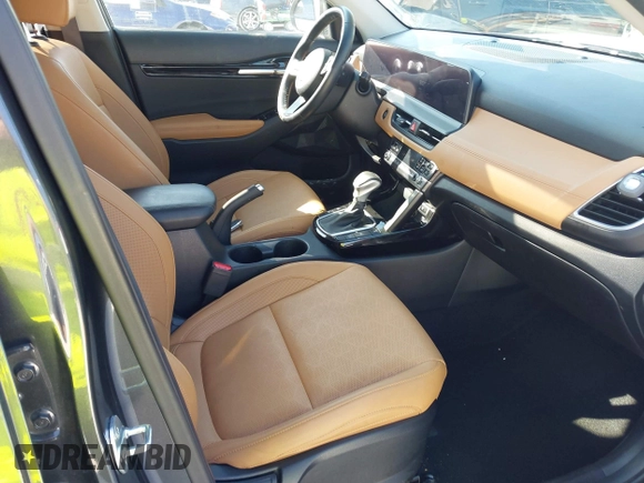 2024 Kia Seltos EX z VIN KNDERCAA8R7600290, wystawiony jako IAAI lot #42059075 z przebiegiem 32 639 mil mil oraz . Historia ofert i sprzedaży dostępna na DreamBid. Obrazek 5.