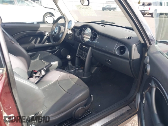 2003 MINI Hardtop with VIN WMWRC33493TC45557, listed as a IAAI auction lot 41868476 with 114,848 mi miles and . Bid and sale history available at DreamBid. Image 5.
