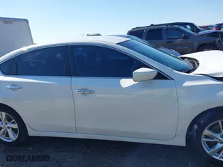 2013 Nissan Altima 2.5 SL with VIN 1N4AL3AP1DN532932, listed as a IAAI auction lot 41620524 with 160,515 mi miles. Bid and sale history available at carsss.com. Image 14.