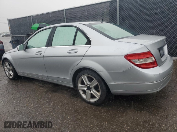 2011 Mercedes-Benz C 300 Sport z VIN WDDGF5EB8BF632917, wystawiony jako Copart lot #64001935 z przebiegiem 230 867 mil mil oraz Czysty tytuł • Clean title. Historia ofert i sprzedaży dostępna na DreamBid. Obrazek 2.