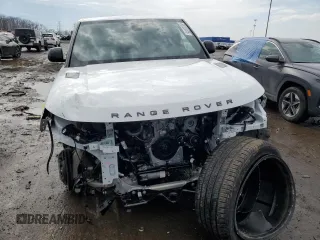 2024 Land Rover Range Rover Sport SE with VIN SAL1P9EU0RA189202, listed as a Copart auction lot 50733475 with 6,071 mi miles and Clean Title. Bid and sale history available at carsss.com. Image 5.