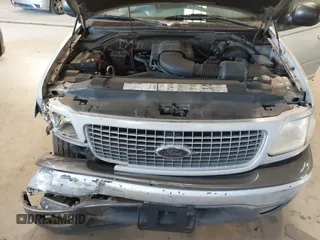 2000 Ford Expedition XLT with VIN 1FMRU1569YLB32940, listed as a IAAI auction lot 41316582 with 290,095 mi miles. Bid and sale history available at carsss.com. Image 10.