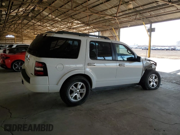 2010 Ford Explorer XLT z VIN 1FMEU7DE4AUA83284, wystawiony jako Copart lot #62513215 z przebiegiem 134 656 mil mil oraz Szkoda całkowita • Salvage title. Historia ofert i sprzedaży dostępna na DreamBid. Obrazek 3.