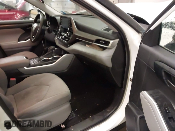 2020 Toyota Highlander L z VIN 5TDCZRBH7LS023951, wystawiony jako IAAI lot #41558271 z przebiegiem 42 943 mil mil oraz . Historia ofert i sprzedaży dostępna na DreamBid. Obrazek 5.