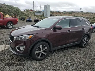 2017 Kia Sorento EX z VIN 5XYPH4A58HG260693, wystawiony jako Copart lot #56532085 z przebiegiem 108 560 mil mil oraz Szkoda całkowita • Salvage title. Historia ofert i sprzedaży dostępna na DreamBid. Obrazek 1.