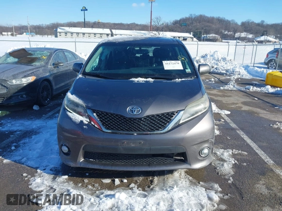 2017 Toyota Sienna SE with VIN 5TDXZ3DC0HS820274, listed as a IAAI auction lot 41272478 with 153,298 mi miles and . Bid and sale history available at DreamBid. Image 11.