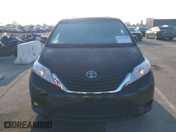 2017 Toyota Sienna XLE Auto Access Seat z VIN 5TDYZ3DC0HS876848, wystawiony jako IAAI lot #42141322 z przebiegiem 111 251 mil mil oraz . Historia ofert i sprzedaży dostępna na DreamBid. Obrazek 11.