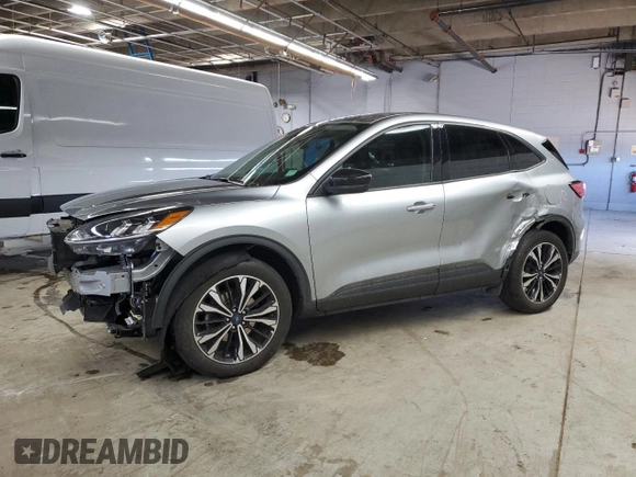 2022 Ford Escape SE with VIN 1FMCU9G69NUB19760, listed as a Copart auction lot 50070815 with 30,668 mi miles and Salvage Title. Bid and sale history available at DreamBid. Image 1.