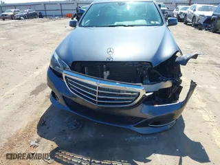 2014 Mercedes-Benz E-Class E 350 Luxury with VIN WDDHF8JB8EA865368, listed as a IAAI auction lot 41790012 with 98,788 mi miles. Bid and sale history available at carsss.com. Image 6.