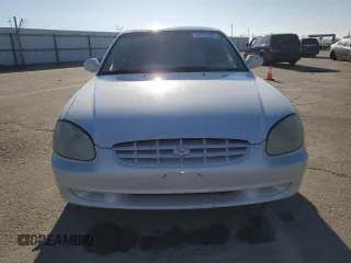 2000 Hyundai Sonata GLS with VIN KMHWF35V6YA299512, listed as a Copart auction lot 41574525 with 130,327 mi miles and Salvage Title. Bid and sale history available at carsss.com. Image 5.