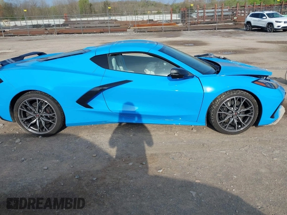 2023 Chevrolet Corvette 2LT z VIN 1G1YB2D41P5135323, wystawiony jako IAAI lot #41914578 z przebiegiem 4 957 mil mil oraz . Historia ofert i sprzedaży dostępna na DreamBid. Obrazek 13.