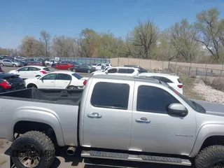 2008 GMC Sierra Denali z VIN 2GTEK638481176683, wystawiony jako IAAI lot #42003540 z przebiegiem 168 367 mil mil oraz . Historia ofert i sprzedaży dostępna na DreamBid. Obrazek 13.