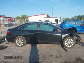 2017 Toyota Camry XLE z VIN 4T1BF1FK0HU277334, wystawiony jako IAAI lot #42312610 z przebiegiem 116 948 mil mil oraz . Historia ofert i sprzedaży dostępna na DreamBid. Obrazek 13.