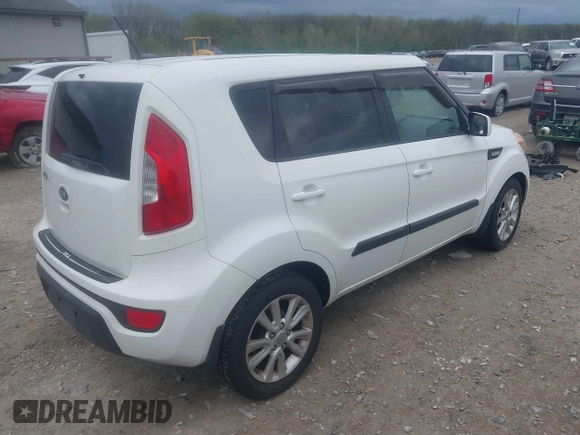 2013 Kia Soul with VIN KNDJT2A57D7574514, listed as a IAAI auction lot 42088746 with 149,533 mi miles. Bid and sale history available at carsss.com. Image 4.