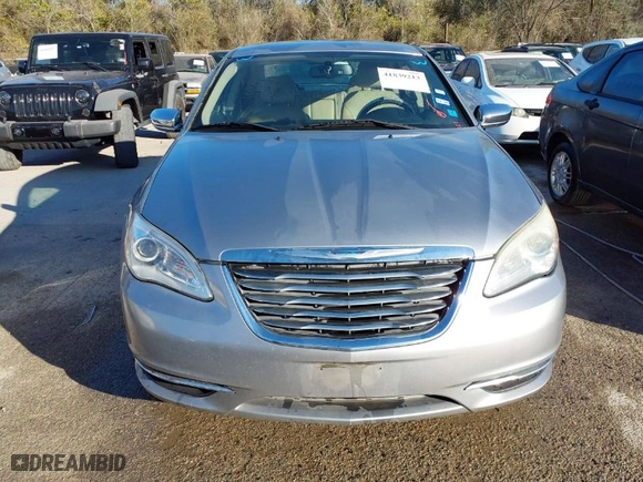 2013 Chrysler 200 Limited with VIN 1C3CCBCGXDN597972, listed as a IAAI auction lot 41839213 with 147,859 mi miles. Bid and sale history available at carsss.com. Image 6.