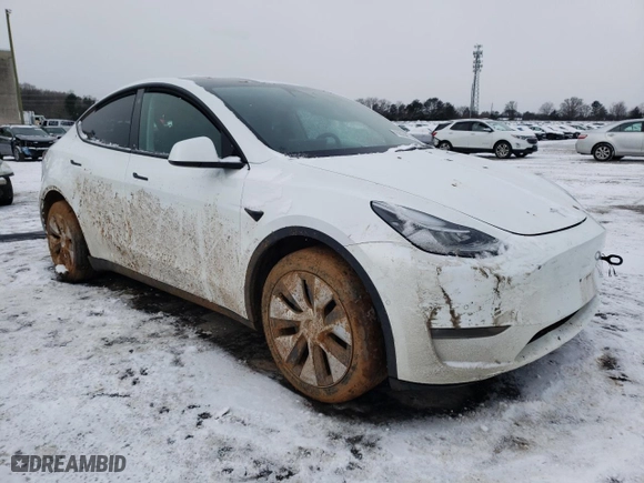 2022 Tesla Model Y Long Range with VIN 7SAYGDEE9NF353469, listed as a Copart auction lot 45809995 with 42,155 mi miles and Salvage Title. Bid and sale history available at carsss.com. Image 4.