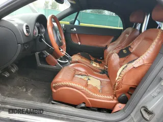 2001 Audi TT z VIN TRUTX28N511012537, wystawiony jako Copart lot #51114915 z przebiegiem 184 528 mil mil oraz Szkoda całkowita • Salvage title. Historia ofert i sprzedaży dostępna na DreamBid. Obrazek 7.