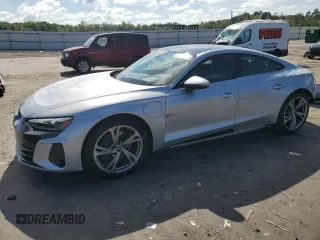 2022 Audi e-tron GT Premium Plus z VIN WAUFJBFW8N7006591, wystawiony jako Copart lot #71233664 z przebiegiem 41 317 mil mil oraz Szkody całkowita. Historia ofert i sprzedaży dostępna na DreamBid. Obrazek 1.