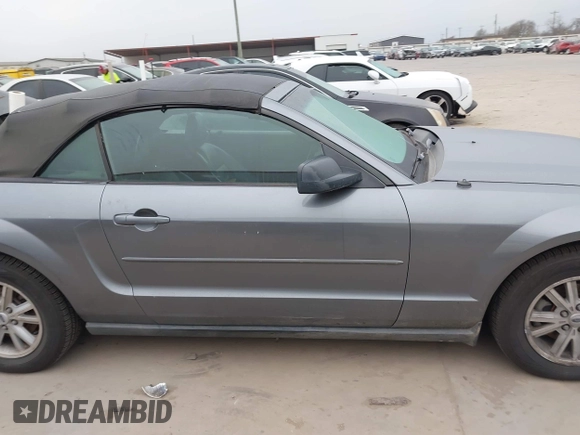 2006 Ford Mustang Standard with VIN 1ZVFT84N565190246, listed as a IAAI auction lot 41532901 with 209,885 mi miles and . Bid and sale history available at carsss.com. Image 14.