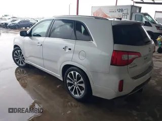 2014 Kia Sorento SX Limited with VIN 5XYKWDA70EG547281, listed as a IAAI auction lot 41555075 with 156,296 mi miles. Bid and sale history available at carsss.com. Image 3.