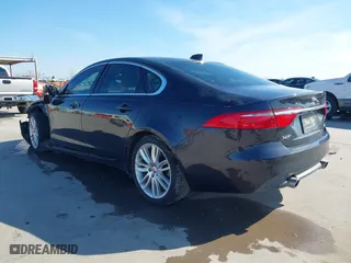 2016 Jaguar XF 35t Prestige with VIN SAJBK4BV2GCY13322, listed as a IAAI auction lot 41383249 with 60,602 mi miles. Bid and sale history available at carsss.com. Image 3.