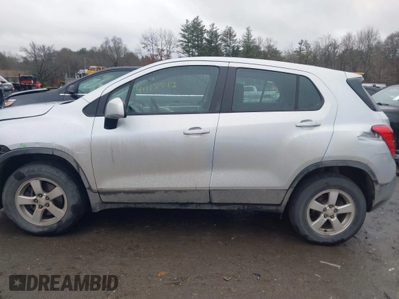 2016 Chevrolet Trax LS with VIN 3GNCJNSB9GL244062, listed as a IAAI auction lot 41118813 with 1 mi miles. Bid and sale history available at carsss.com. Image 15.