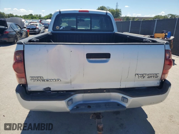 2005 Toyota Tacoma PreRunner z VIN 5TETU62N45Z115205, wystawiony jako Copart lot #60710715 z przebiegiem 184 529 mil mil oraz Czysty tytuł • Clean title. Historia ofert i sprzedaży dostępna na DreamBid. Obrazek 6.